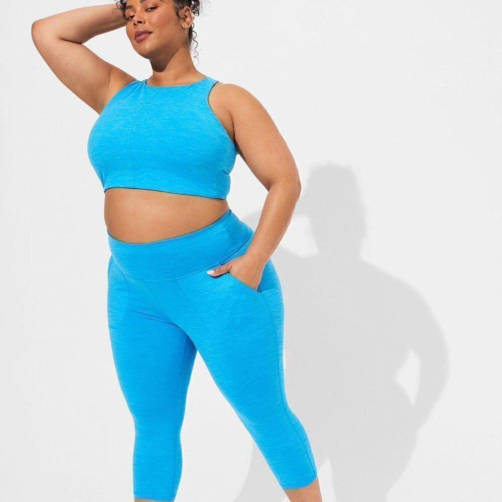 Torrid - Super Soft Performance Jersey Capri Active Legging, Front Pockets, Blue